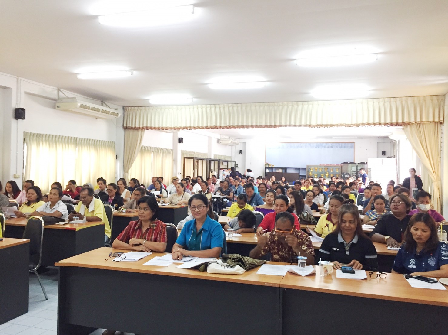 ประชุมผู้ผลิต/ผู้ประกอบการ จำหน่ายสินค้า “ตลาดอารยธรรมวนัมรุงและผลิตภัณฑ์ชุมชน”