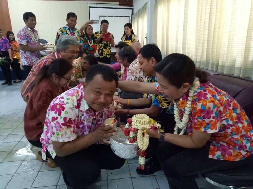 กิจกรรมสืบสานวัฒนธรรมประเพณีรดน้ำดำหัววันสงกรานต์