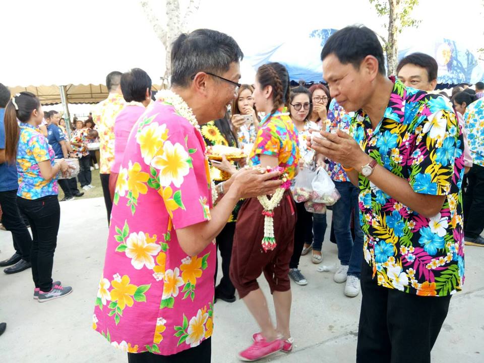 กิจกรรมสืบสานประเพณีรดน้ำขอพรจังหวัดบุรีรัมย์ เนื่องในโอกาสเทศกาลวันสงกรานต์