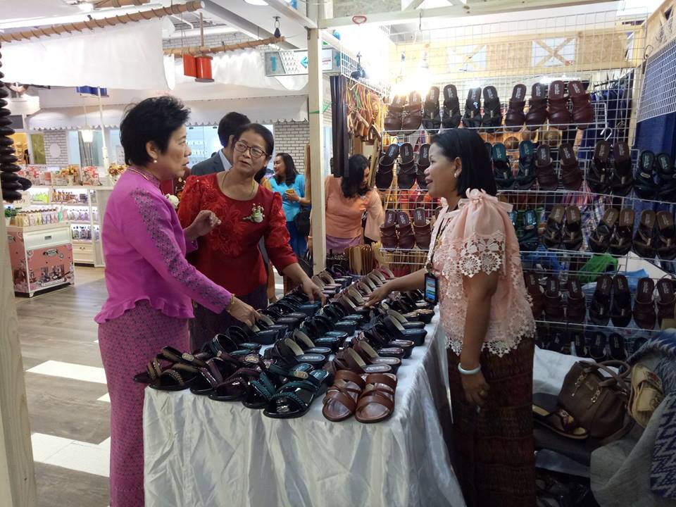 เปิดโครงการส่งเสริมและพัฒนายกระดับผลิตภัณฑ์ชุมชน (OTOP/SME)กิจกรรม การจัดงาน OTOP ของดีบุรีรัมย์ ประจำปี 2561