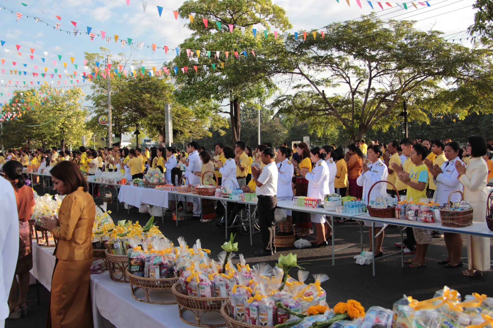 พิธีบำเพ็ญกุศลและกิจกรรมน้อมรำลึกเนื่องในวันคล้ายวันสวรรคตพระบาทสมเด็จพระปรมินทรมหาภูมิพลอดุลยเดช บรมนาถบพิตร