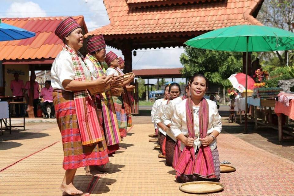 นำทีมสื่อมวลชนเยี่ยมชมหมู่บ้าน OTOP เพื่อการท่องเที่ยว ( OTOP Village) 8 เส้นทาง (Press tour)
