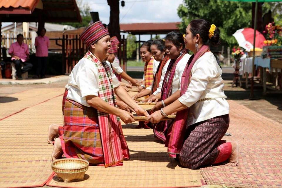 นำทีมสื่อมวลชนเยี่ยมชมหมู่บ้าน OTOP เพื่อการท่องเที่ยว ( OTOP Village) 8 เส้นทาง (Press tour)