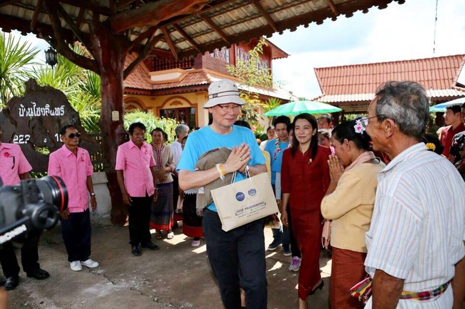 นำทีมสื่อมวลชนเยี่ยมชมหมู่บ้าน OTOP เพื่อการท่องเที่ยว ( OTOP Village) 8 เส้นทาง (Press tour)