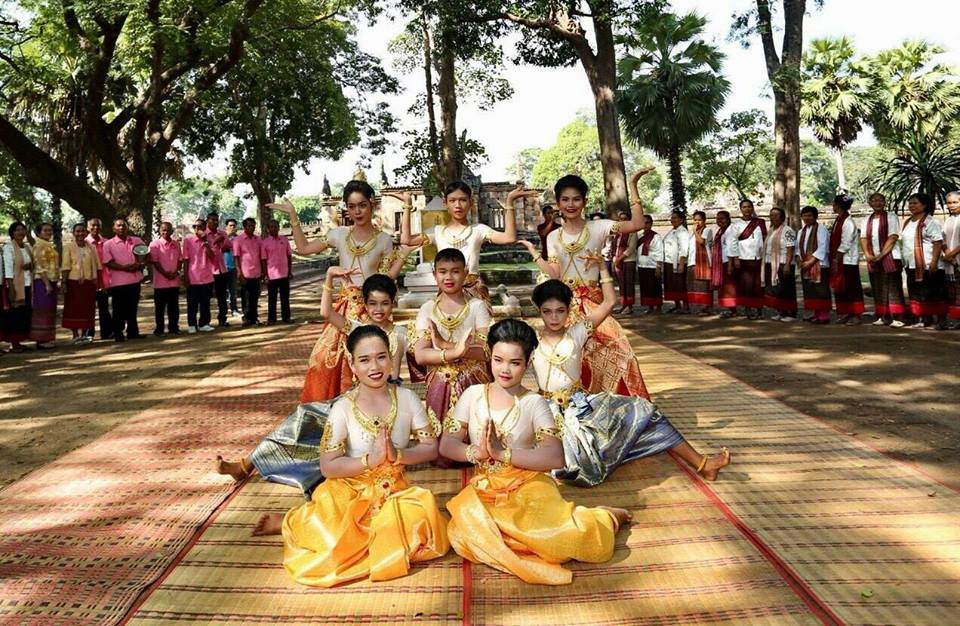 นำทีมสื่อมวลชนเยี่ยมชมหมู่บ้าน OTOP เพื่อการท่องเที่ยว ( OTOP Village) 8 เส้นทาง (Press tour)