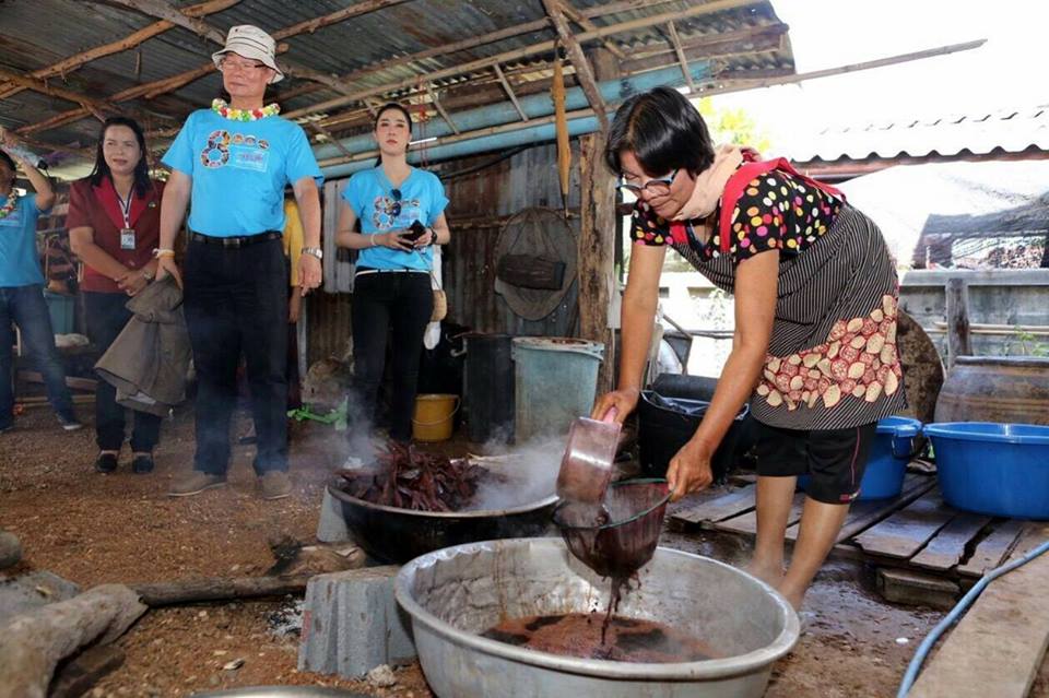นำทีมสื่อมวลชนเยี่ยมชมหมู่บ้าน OTOP เพื่อการท่องเที่ยว ( OTOP Village) 8 เส้นทาง (Press tour)