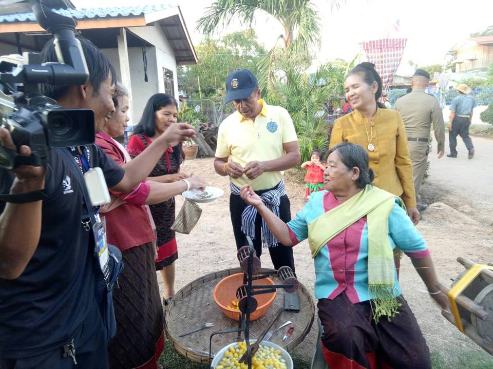พช.บุรีรัมย์ เปิดชุมชนท่องเที่ยว OTOP นวัตวิถี เงินสะพัด นักท่องเที่ยวทะลักเข้าบุรีรัมย์