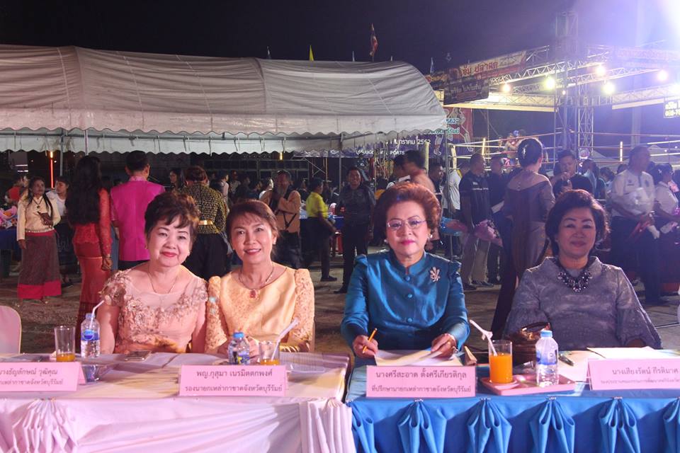 พช.บุรีรัมย์ ร่วมการแสดงแบบผ้าไหม มหัศจรรย์แห่งไหมบุรีรัมย์ 2562