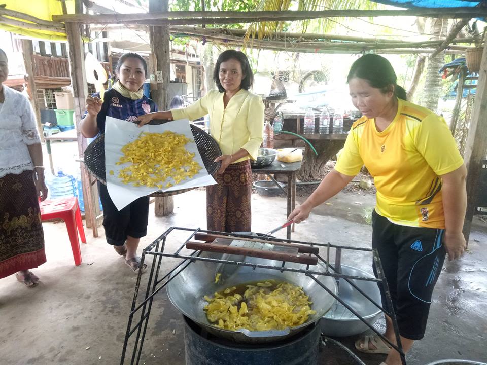 พช.บุรีรัมย์ เยี่ยมชมชุมชนท่องเที่ยว OTOP นวัตวิถี บ้านถนนหัก