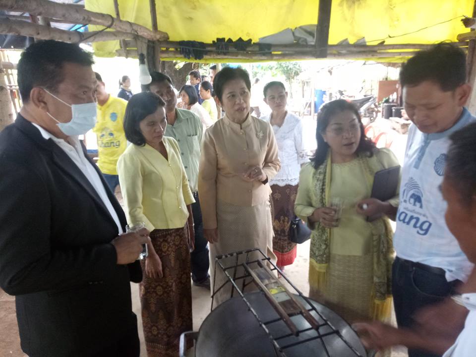 พช.บุรีรัมย์ เยี่ยมชมชุมชนท่องเที่ยว OTOP นวัตวิถี บ้านถนนหัก