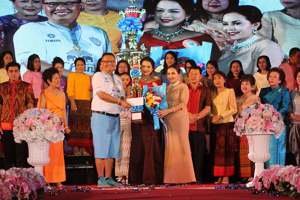 พช.บุรีรัมย์ ร่วมการแสดงแบบผ้าไหม มหัศจรรย์แห่งไหมบุรีรัมย์ 2562