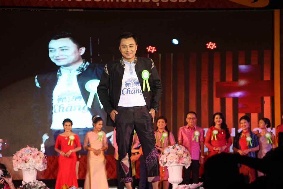 พช.บุรีรัมย์ ร่วมการแสดงแบบผ้าไหม มหัศจรรย์แห่งไหมบุรีรัมย์ 2562