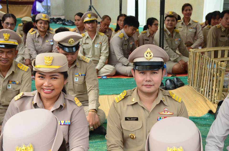 ข้าราชการในสังกัดสำนักงานพัฒนาชุมชนจังหวัดบุรีรัมย์ ร่วมเฝ้ารับเสด็จสมเด็จพระเทพรัตนราชสุดาฯ สยามบรมราชกุมารี ทรงเสด็จปฏิบัติพระราชกรณียกิจในพื้นที่จังหวัดบุรีรัมย์