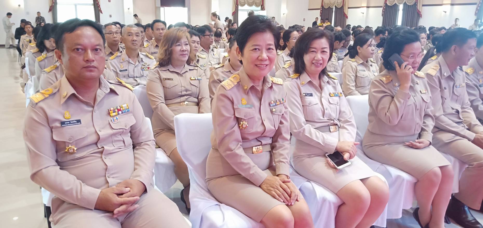 พช.บุรีรัมย์ ร่วมพิธีวันข้าราชการพลเรือน ประจำปี 2562