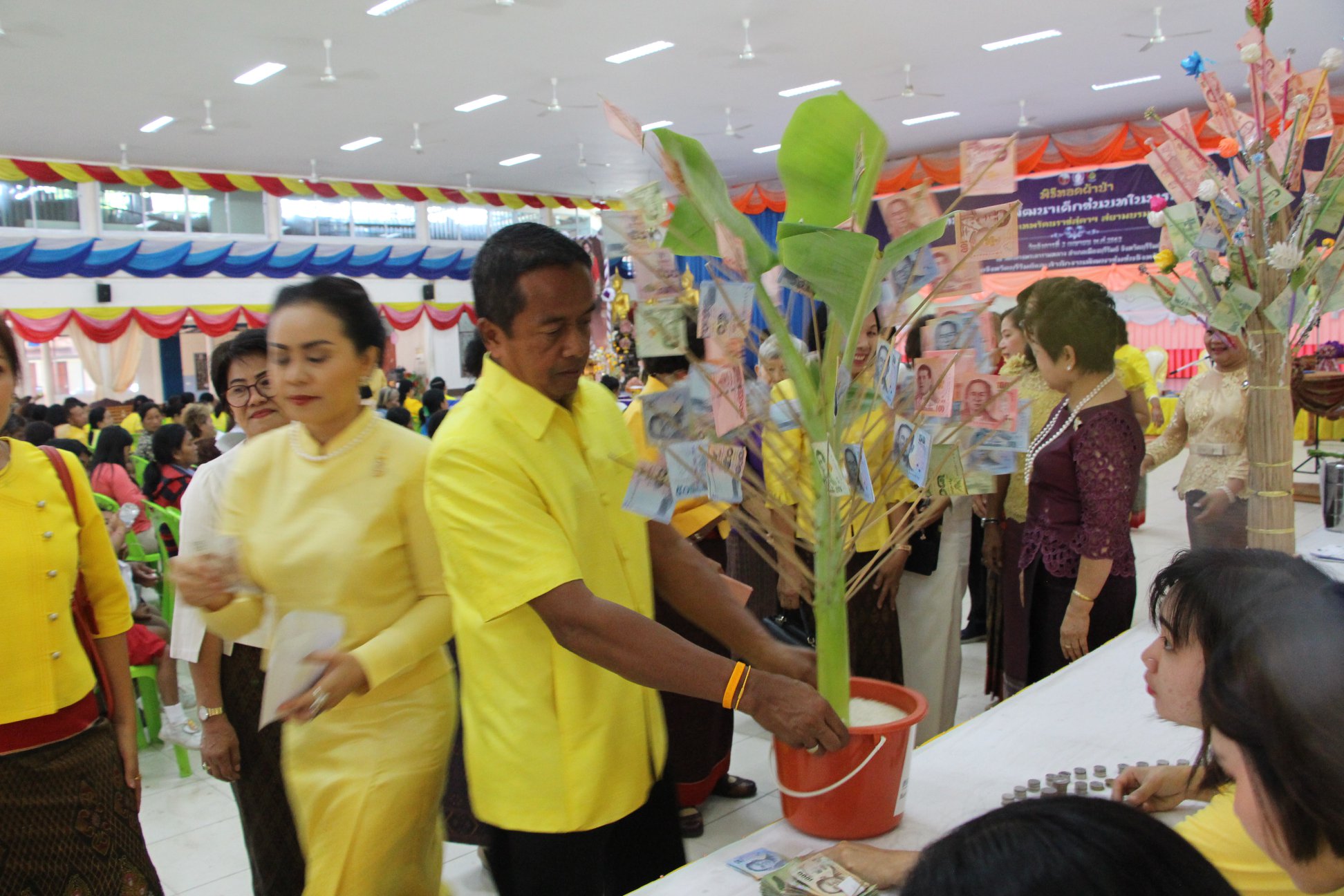 พช.บุรีรัมย์ จัดพิธีทอดถวายผ้าป่าสมทบกองทุนพัฒนาเด็กชนบท ในพระราชูปถัมภ์สมเด็จพระเทพรัตนราชสุดาฯ สยามบรมราชกุมารี จังหวัดบุรีรัมย์ ประจำปี 2562