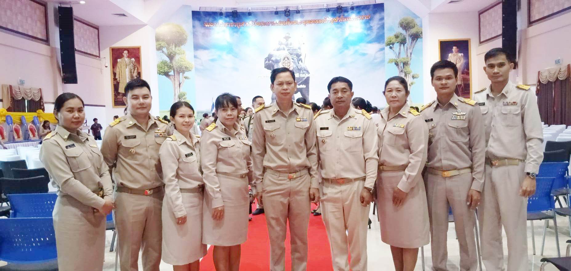 พช.บุรีรัมย์ ร่วมพิธีวันข้าราชการพลเรือน ประจำปี 2562