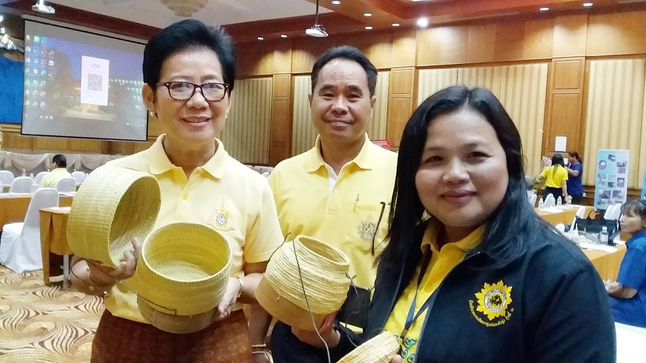 พช.บุรีรัมย์ จ้ดกิจกรรมนำเสนอผลการส่งเสริมคุณภาพชีวิตครัวเรือนตกเกณฑ์ จปฐ. ตามหลักปรัชญาของเศรษฐกิจพอเพียง ของผู้นำ อช. จังหวัดบุรีรัมย์