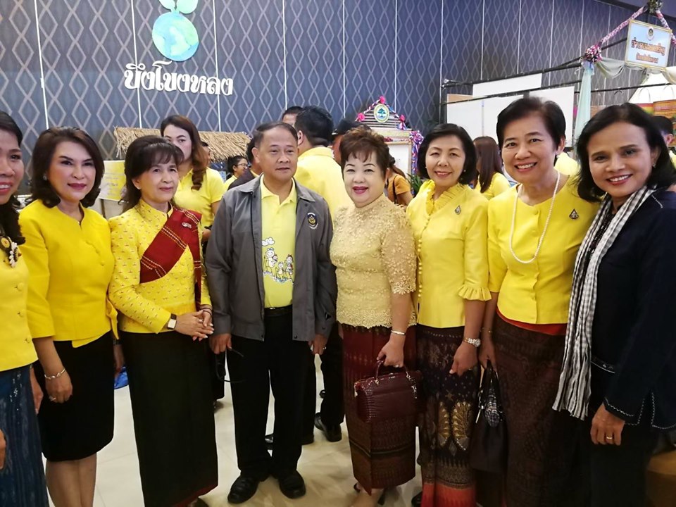 พช.บุรีรัมย์ ร่วมโครงการเผยแพร่ผลสำเร็จการพัฒนาหมู่บ้านเศรษฐกิจเพียง มั่นคง มั่งคั่ง ยั่งยืน เฉลิมพระเกียรติเนื่องในโอกาสมหามงคลพระราชพิธีบรมราชาภิเษก