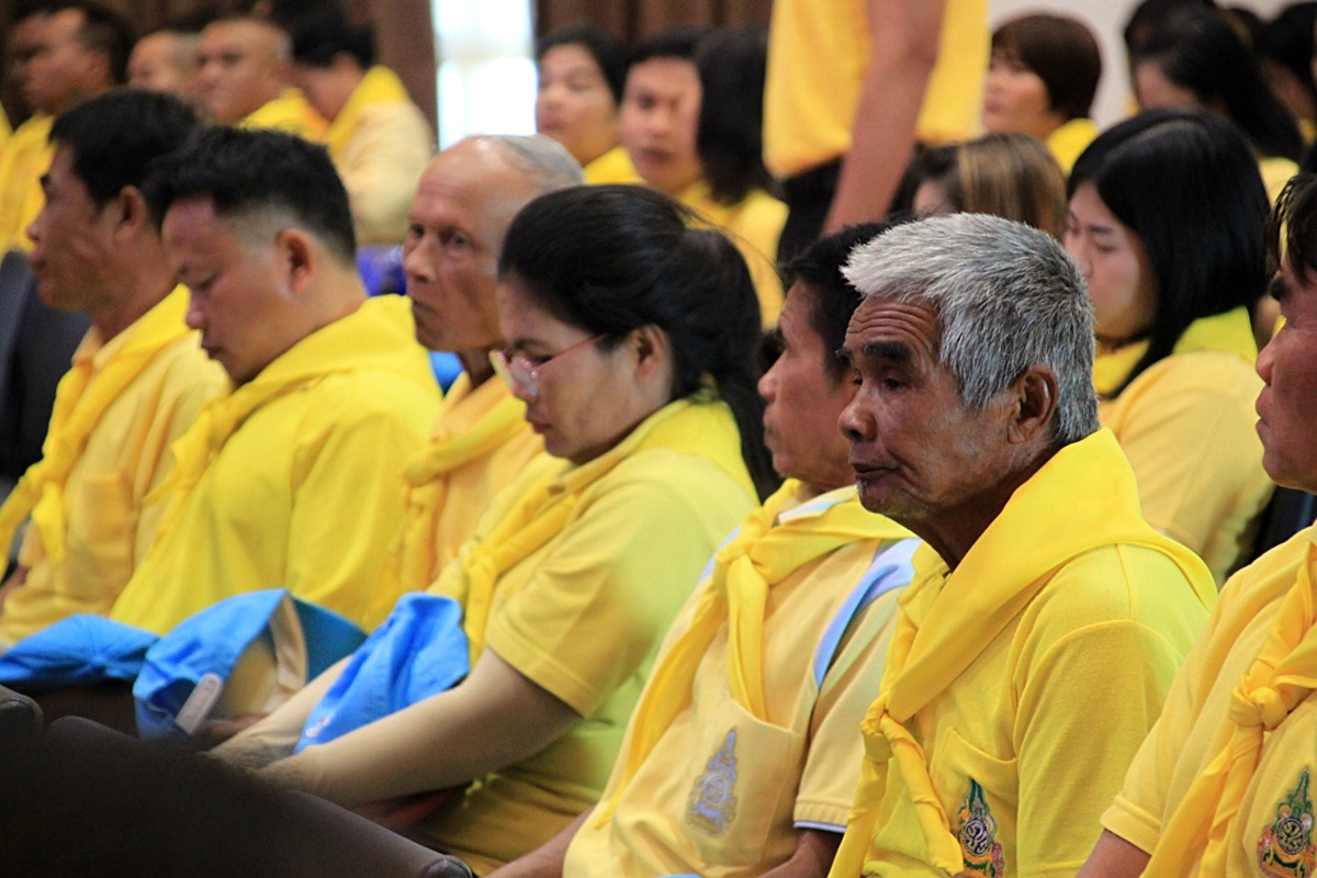 พช.บุรีรัมย์ ร่วมรับชมการถ่ายทอดสด การเสด็จพระราชดำเนินเลียบพระนครโดยขบวนพยุหยาตราทางชลมารค
