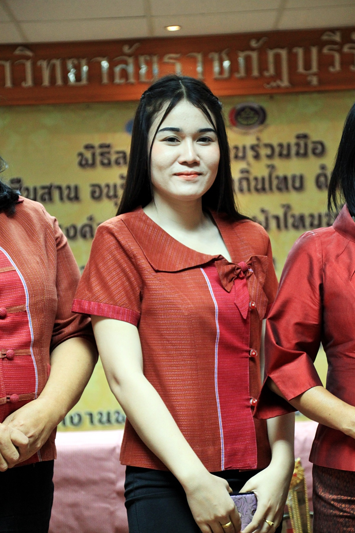 สืบสานอนุรักษ์ศิลป์ ผ้าถิ่นไทย ดำรงค์ไว้ในแผ่นดิน(สวมใส่ผ้าไทย ผ้าไหมบุรีรัมย์)