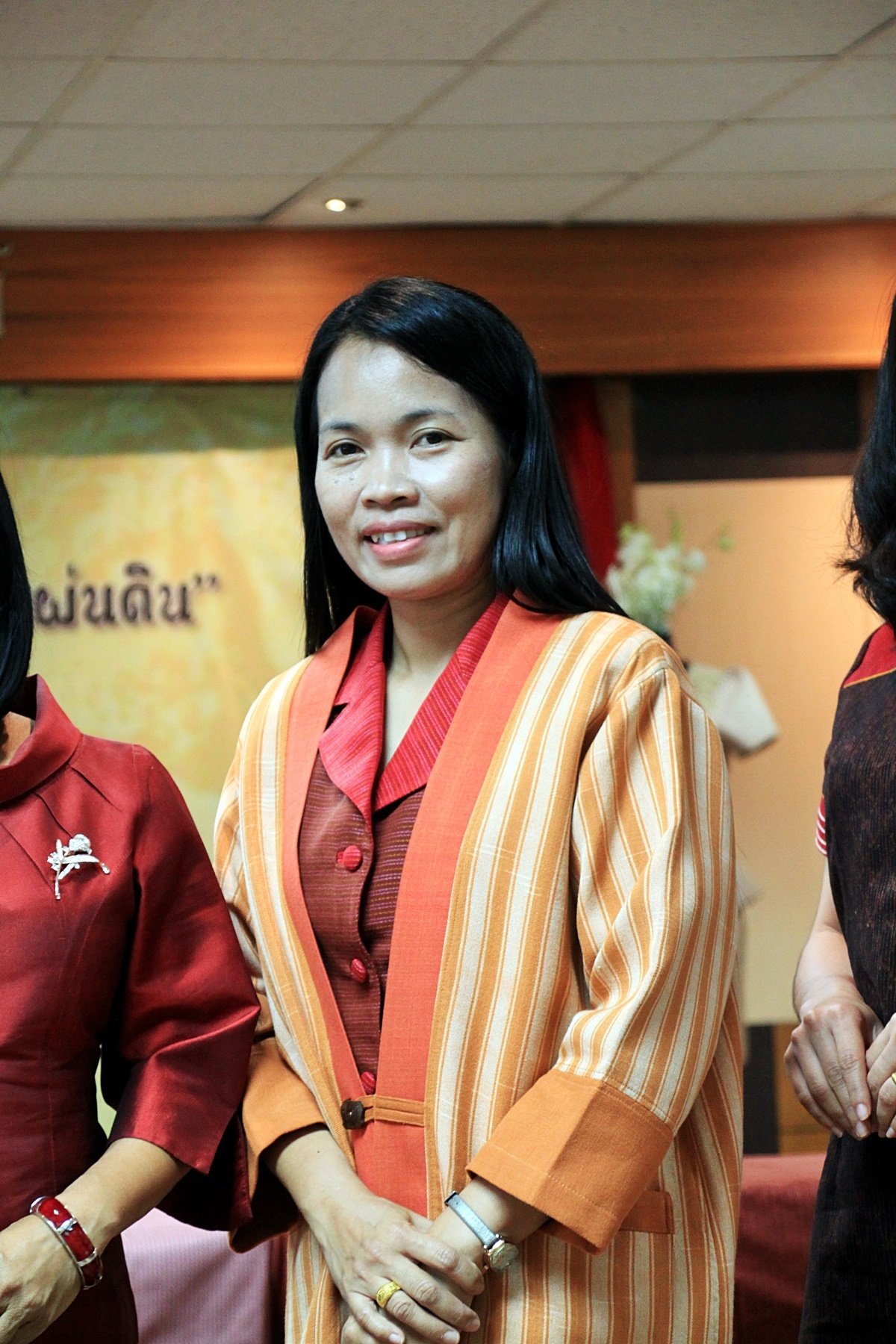สืบสานอนุรักษ์ศิลป์ ผ้าถิ่นไทย ดำรงค์ไว้ในแผ่นดิน(สวมใส่ผ้าไทย ผ้าไหมบุรีรัมย์)