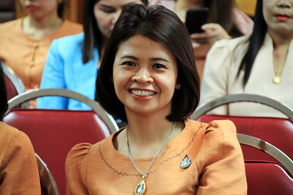 สืบสานอนุรักษ์ศิลป์ ผ้าถิ่นไทย ดำรงค์ไว้ในแผ่นดิน(สวมใส่ผ้าไทย ผ้าไหมบุรีรัมย์)