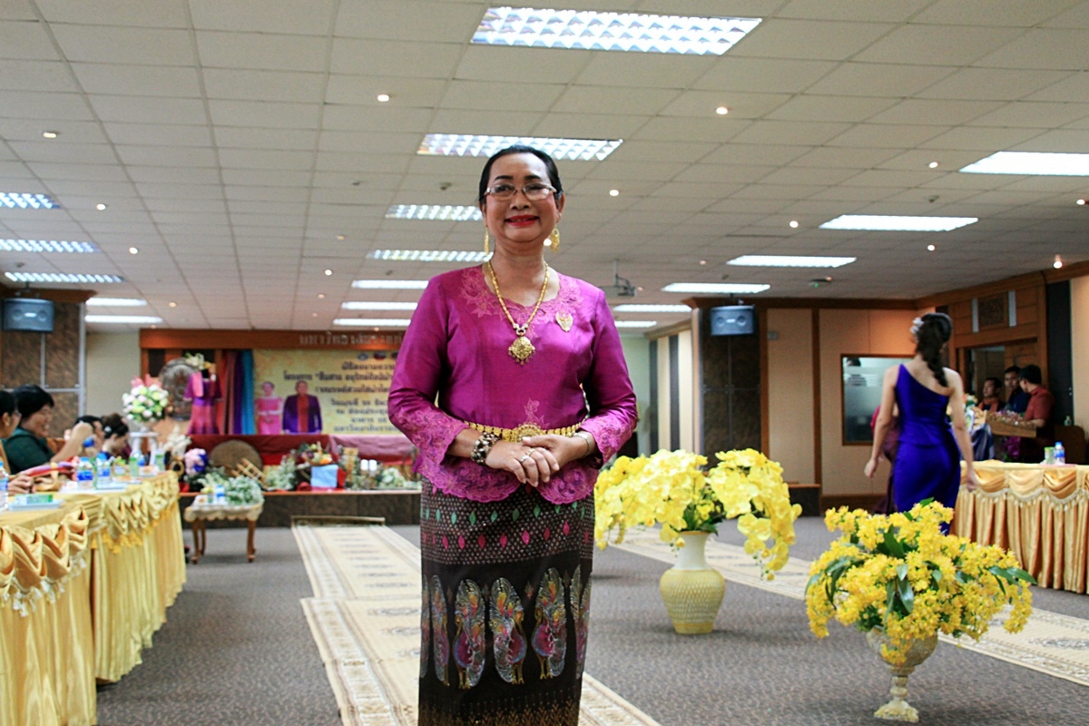 สืบสานอนุรักษ์ศิลป์ ผ้าถิ่นไทย ดำรงค์ไว้ในแผ่นดิน(สวมใส่ผ้าไทย ผ้าไหมบุรีรัมย์)