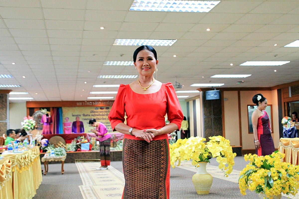 สืบสานอนุรักษ์ศิลป์ ผ้าถิ่นไทย ดำรงค์ไว้ในแผ่นดิน(สวมใส่ผ้าไทย ผ้าไหมบุรีรัมย์)