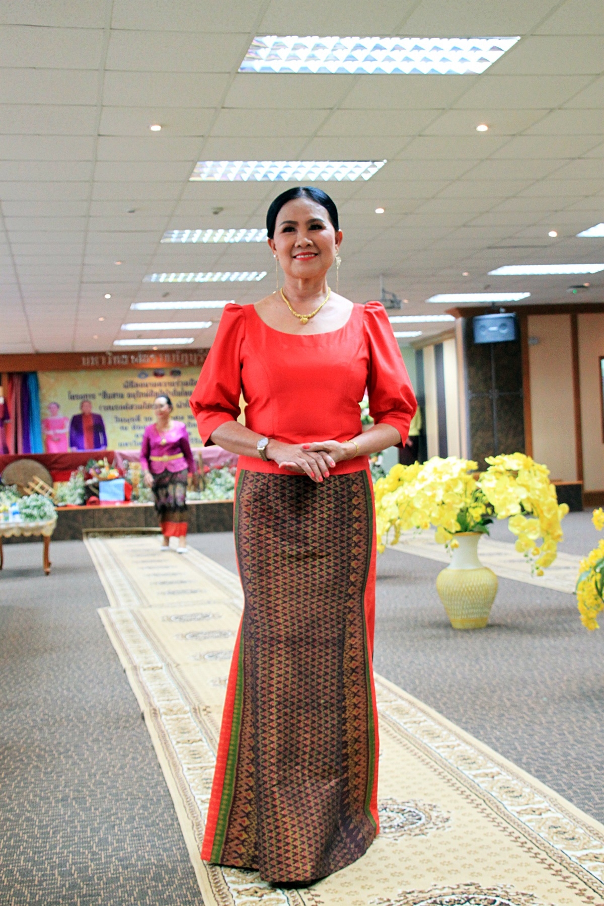 สืบสานอนุรักษ์ศิลป์ ผ้าถิ่นไทย ดำรงค์ไว้ในแผ่นดิน(สวมใส่ผ้าไทย ผ้าไหมบุรีรัมย์)
