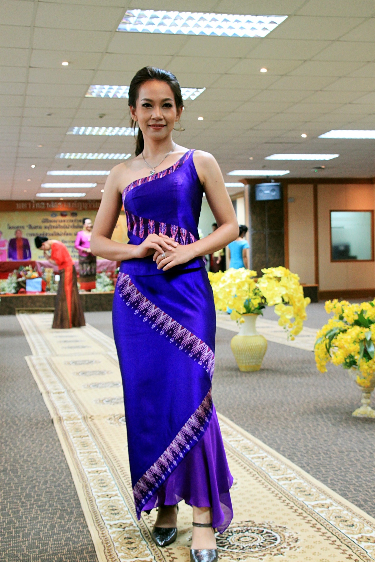 สืบสานอนุรักษ์ศิลป์ ผ้าถิ่นไทย ดำรงค์ไว้ในแผ่นดิน(สวมใส่ผ้าไทย ผ้าไหมบุรีรัมย์)