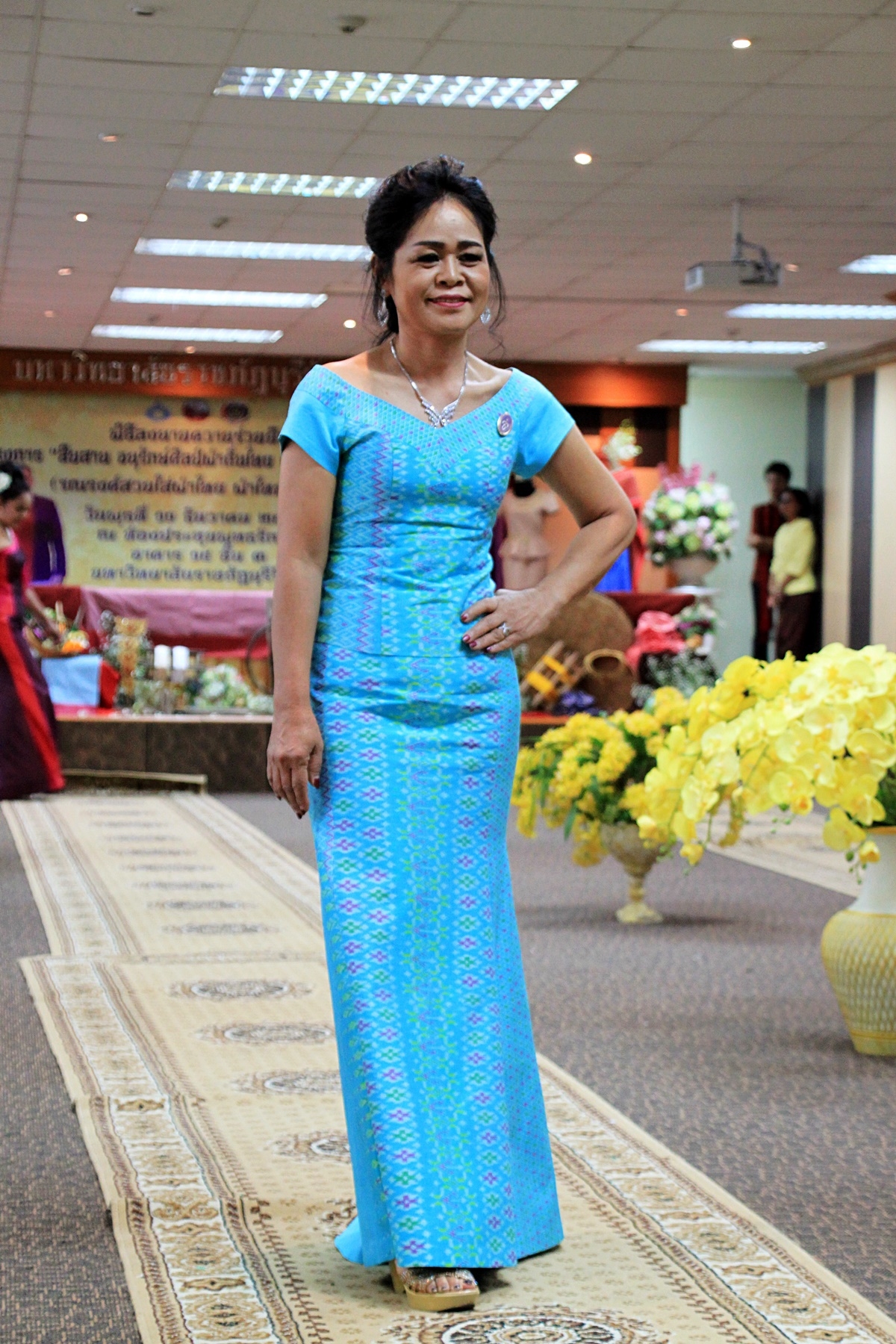 สืบสานอนุรักษ์ศิลป์ ผ้าถิ่นไทย ดำรงค์ไว้ในแผ่นดิน(สวมใส่ผ้าไทย ผ้าไหมบุรีรัมย์)