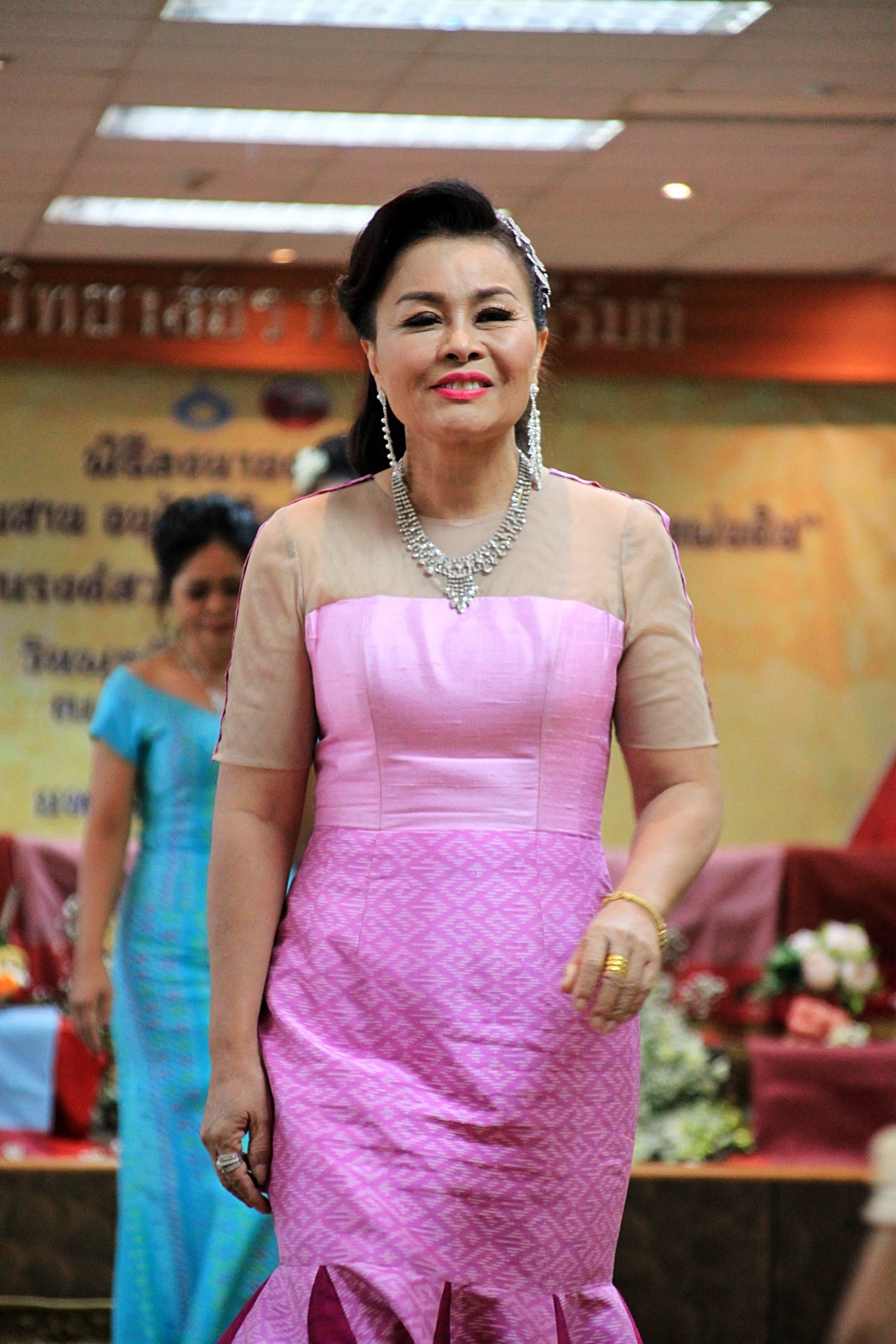 สืบสานอนุรักษ์ศิลป์ ผ้าถิ่นไทย ดำรงค์ไว้ในแผ่นดิน(สวมใส่ผ้าไทย ผ้าไหมบุรีรัมย์)