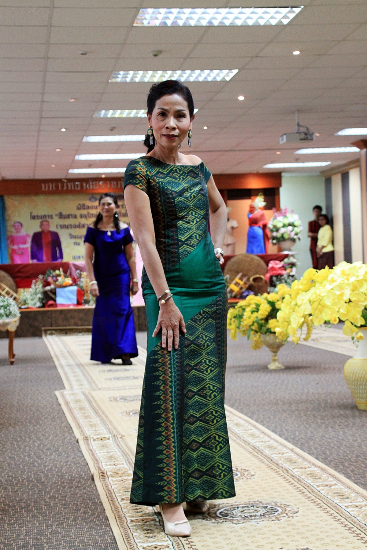 สืบสานอนุรักษ์ศิลป์ ผ้าถิ่นไทย ดำรงค์ไว้ในแผ่นดิน(สวมใส่ผ้าไทย ผ้าไหมบุรีรัมย์)