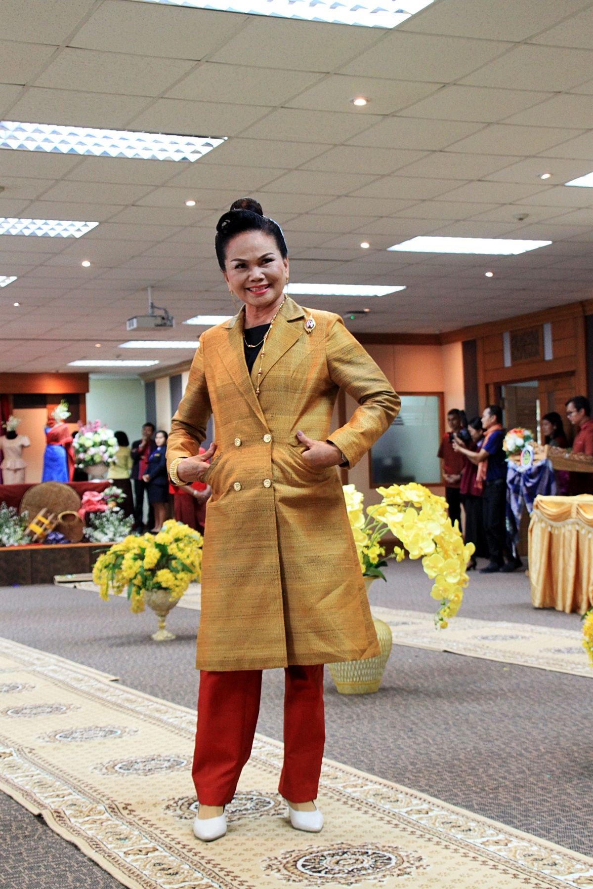 สืบสานอนุรักษ์ศิลป์ ผ้าถิ่นไทย ดำรงค์ไว้ในแผ่นดิน(สวมใส่ผ้าไทย ผ้าไหมบุรีรัมย์)