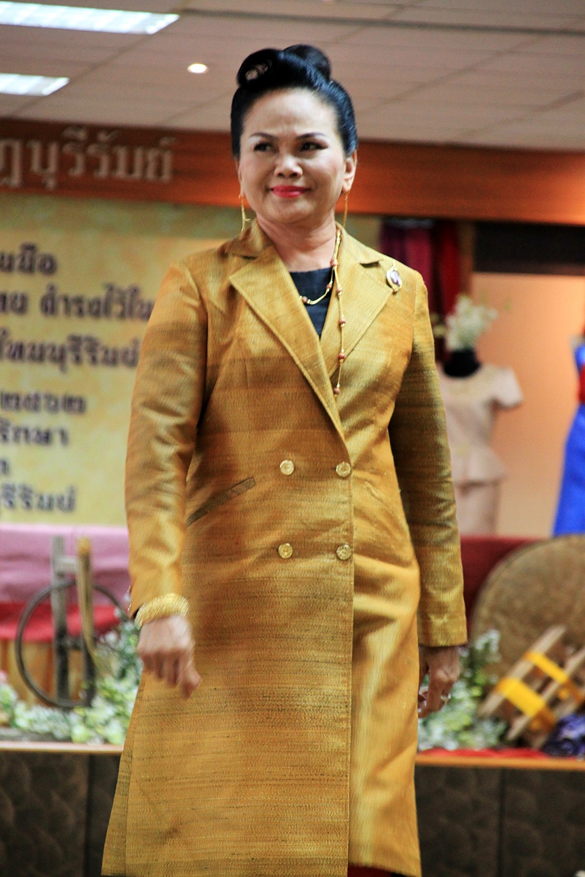 สืบสานอนุรักษ์ศิลป์ ผ้าถิ่นไทย ดำรงค์ไว้ในแผ่นดิน(สวมใส่ผ้าไทย ผ้าไหมบุรีรัมย์)