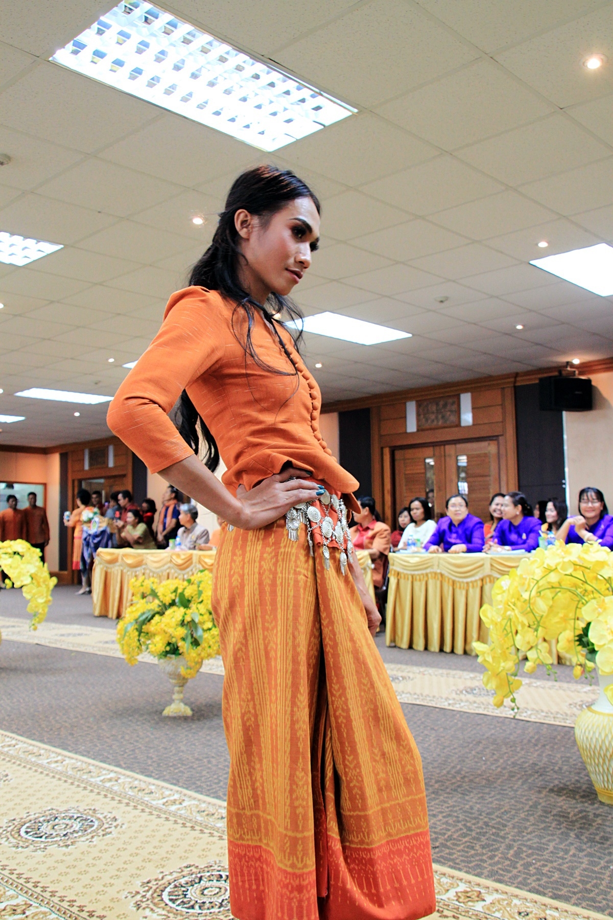 สืบสานอนุรักษ์ศิลป์ ผ้าถิ่นไทย ดำรงค์ไว้ในแผ่นดิน(สวมใส่ผ้าไทย ผ้าไหมบุรีรัมย์)