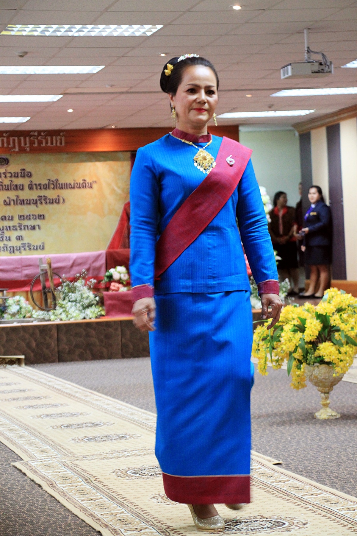 สืบสานอนุรักษ์ศิลป์ ผ้าถิ่นไทย ดำรงค์ไว้ในแผ่นดิน(สวมใส่ผ้าไทย ผ้าไหมบุรีรัมย์)