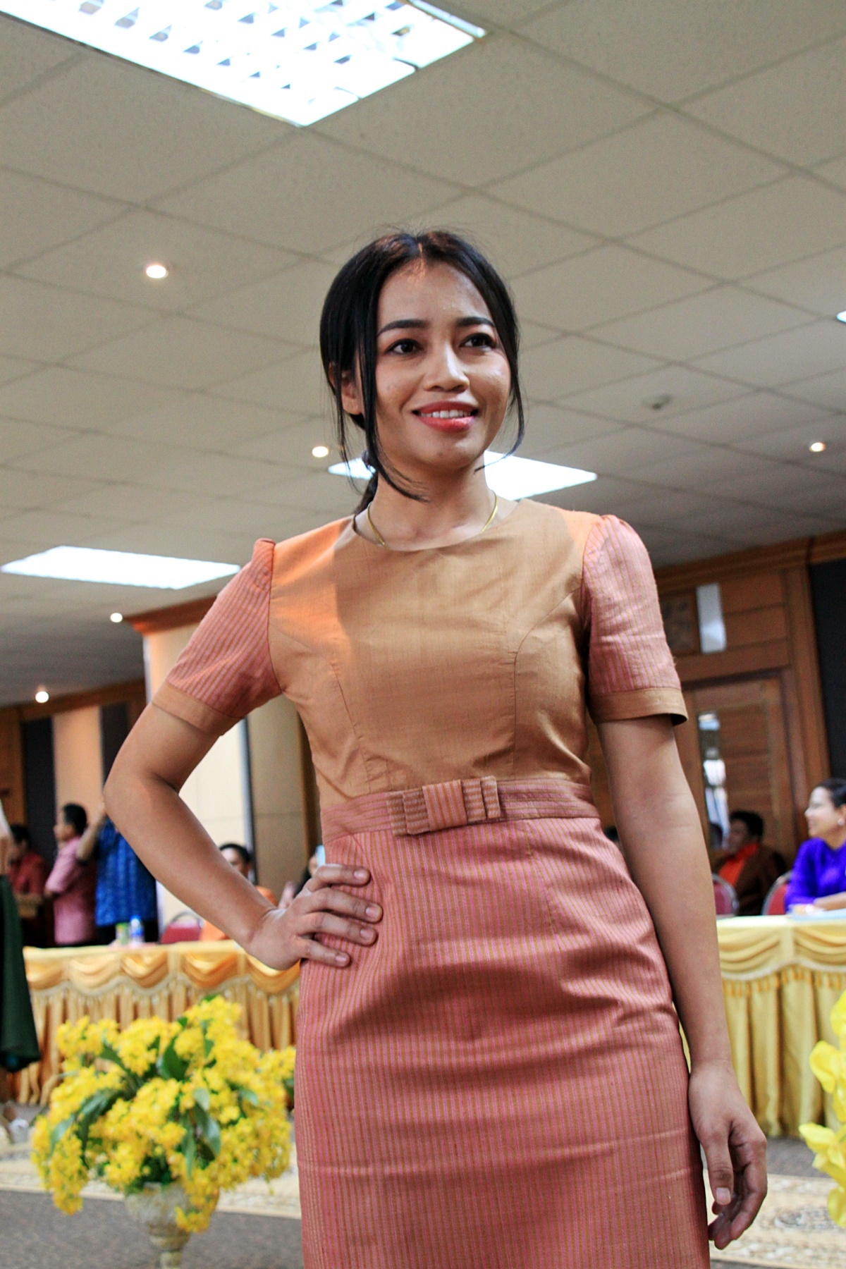 สืบสานอนุรักษ์ศิลป์ ผ้าถิ่นไทย ดำรงค์ไว้ในแผ่นดิน(สวมใส่ผ้าไทย ผ้าไหมบุรีรัมย์)