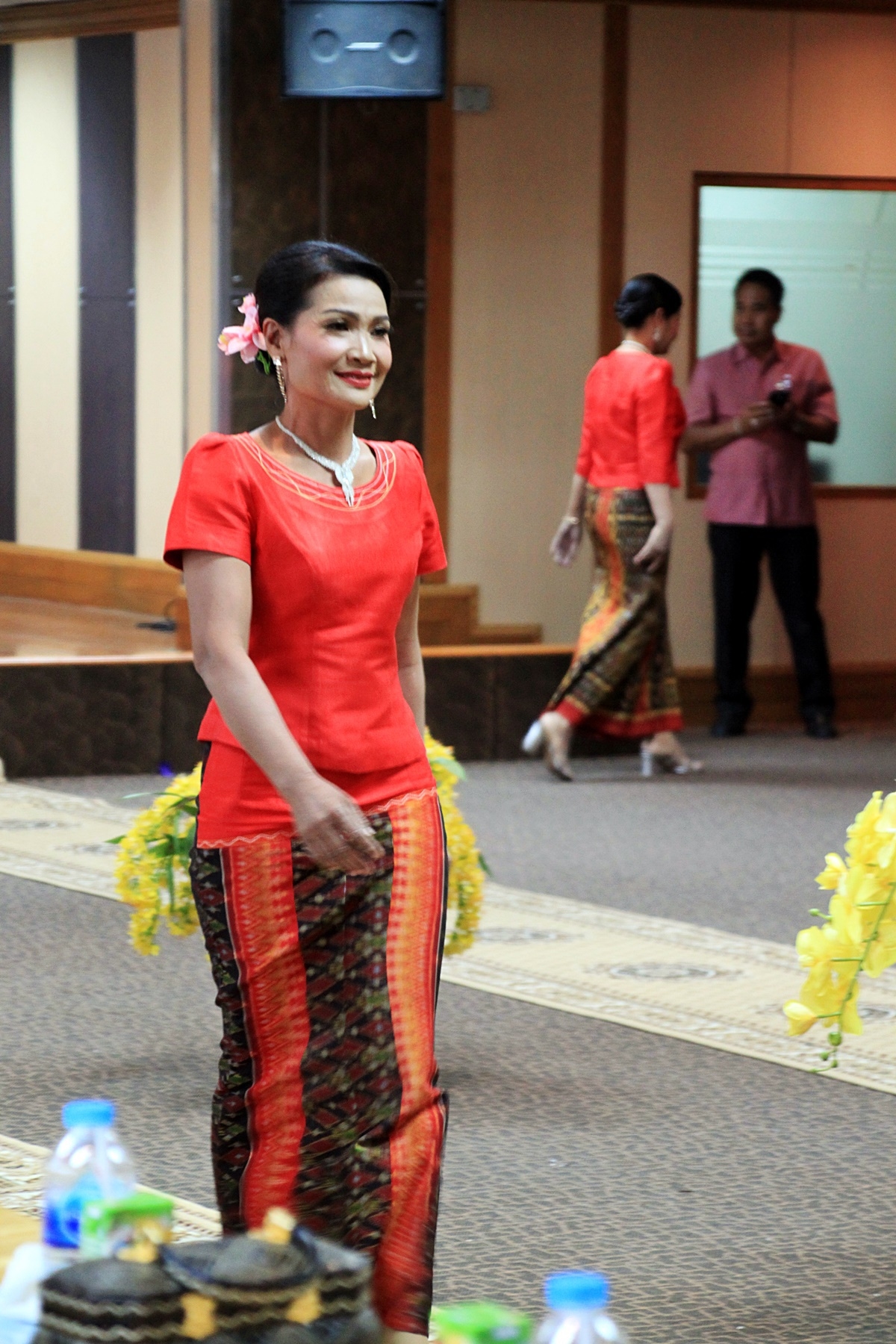 สืบสานอนุรักษ์ศิลป์ ผ้าถิ่นไทย ดำรงค์ไว้ในแผ่นดิน(สวมใส่ผ้าไทย ผ้าไหมบุรีรัมย์)