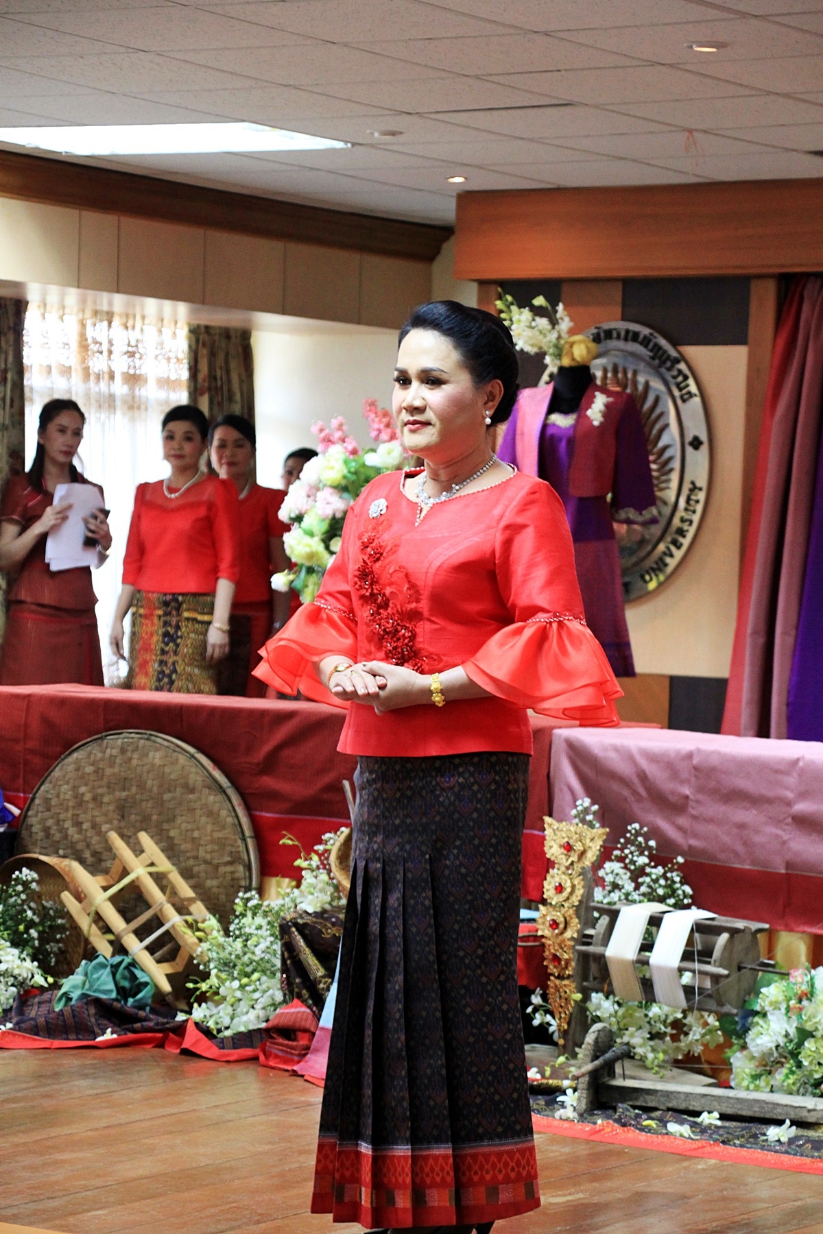 สืบสานอนุรักษ์ศิลป์ ผ้าถิ่นไทย ดำรงค์ไว้ในแผ่นดิน(สวมใส่ผ้าไทย ผ้าไหมบุรีรัมย์)