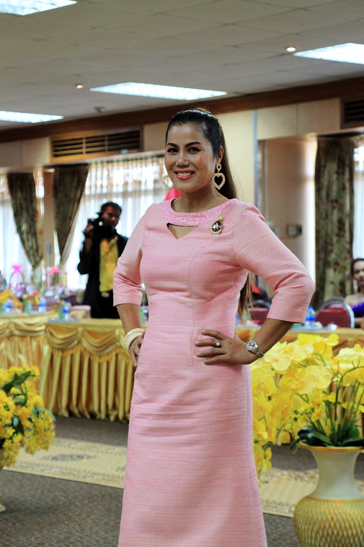 สืบสานอนุรักษ์ศิลป์ ผ้าถิ่นไทย ดำรงค์ไว้ในแผ่นดิน(สวมใส่ผ้าไทย ผ้าไหมบุรีรัมย์)