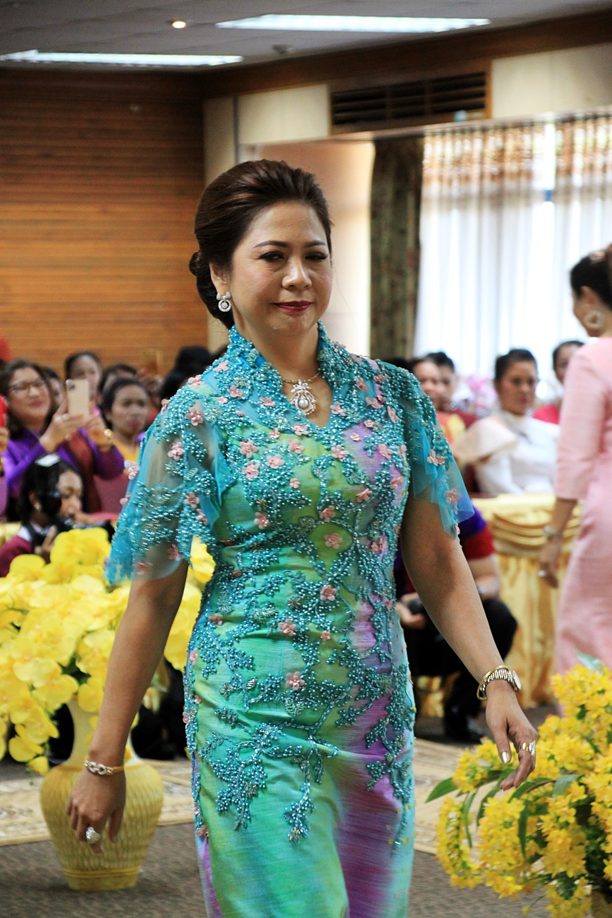 สืบสานอนุรักษ์ศิลป์ ผ้าถิ่นไทย ดำรงค์ไว้ในแผ่นดิน(สวมใส่ผ้าไทย ผ้าไหมบุรีรัมย์)