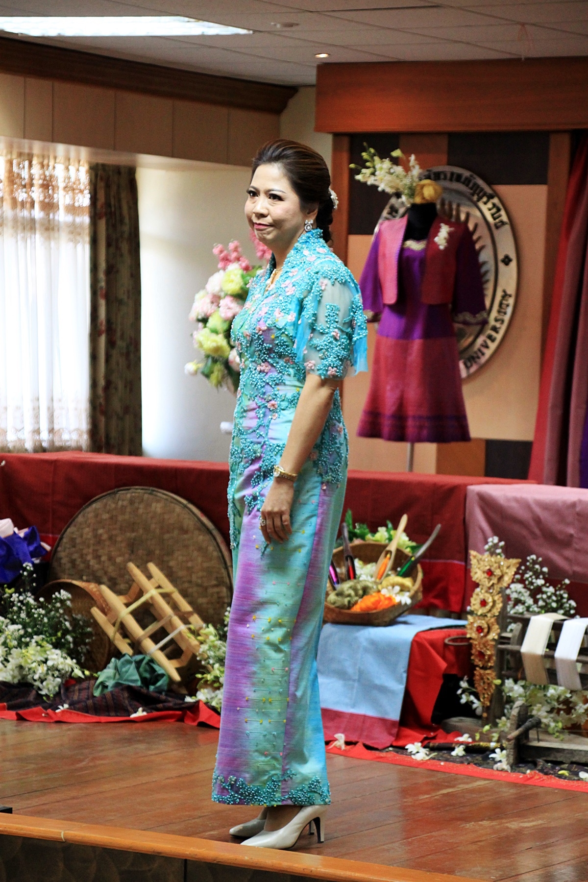 สืบสานอนุรักษ์ศิลป์ ผ้าถิ่นไทย ดำรงค์ไว้ในแผ่นดิน(สวมใส่ผ้าไทย ผ้าไหมบุรีรัมย์)