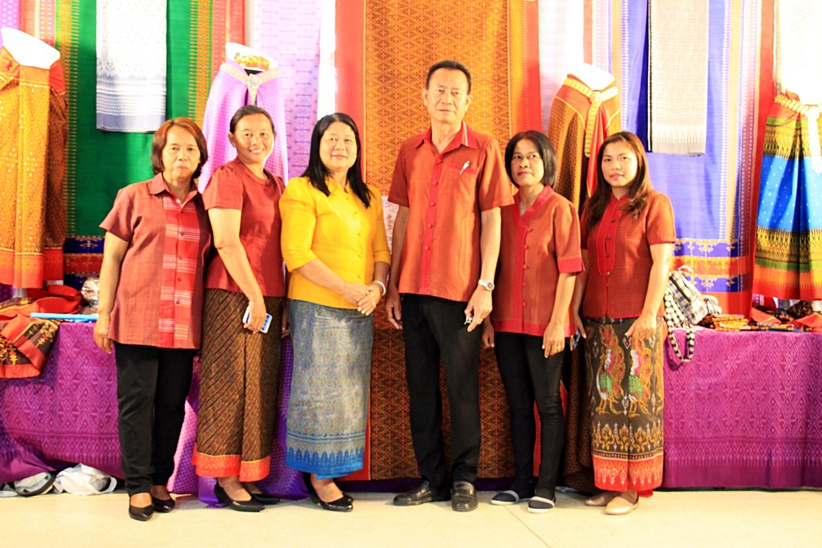 สืบสานอนุรักษ์ศิลป์ ผ้าถิ่นไทย ดำรงค์ไว้ในแผ่นดิน(สวมใส่ผ้าไทย ผ้าไหมบุรีรัมย์)