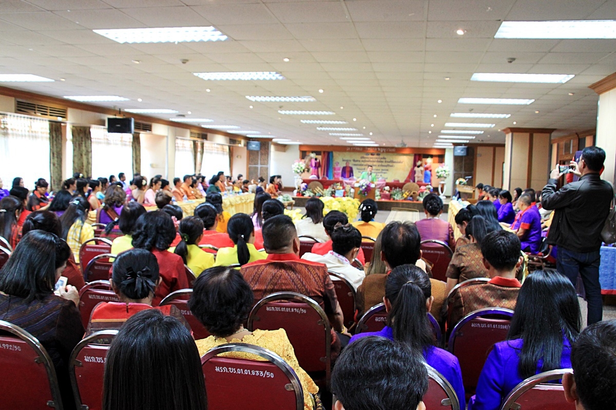 สืบสานอนุรักษ์ศิลป์ ผ้าถิ่นไทย ดำรงค์ไว้ในแผ่นดิน(สวมใส่ผ้าไทย ผ้าไหมบุรีรัมย์)