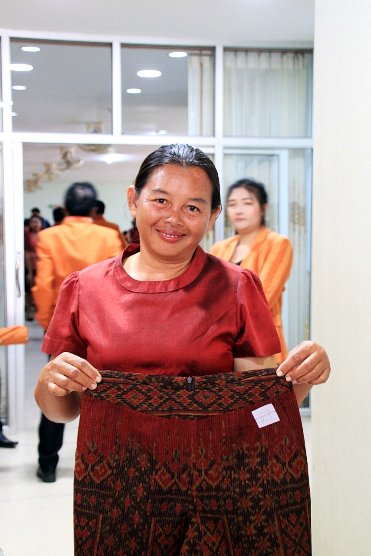 สืบสานอนุรักษ์ศิลป์ ผ้าถิ่นไทย ดำรงค์ไว้ในแผ่นดิน(สวมใส่ผ้าไทย ผ้าไหมบุรีรัมย์)