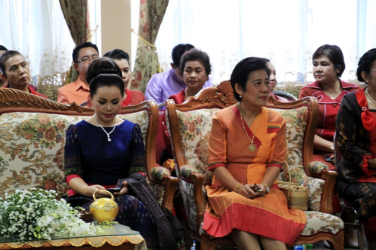 สืบสานอนุรักษ์ศิลป์ ผ้าถิ่นไทย ดำรงค์ไว้ในแผ่นดิน(สวมใส่ผ้าไทย ผ้าไหมบุรีรัมย์)