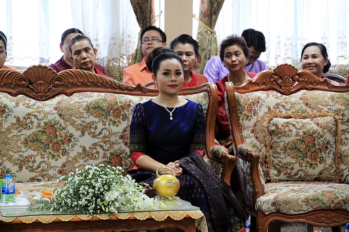 สืบสานอนุรักษ์ศิลป์ ผ้าถิ่นไทย ดำรงค์ไว้ในแผ่นดิน(สวมใส่ผ้าไทย ผ้าไหมบุรีรัมย์)