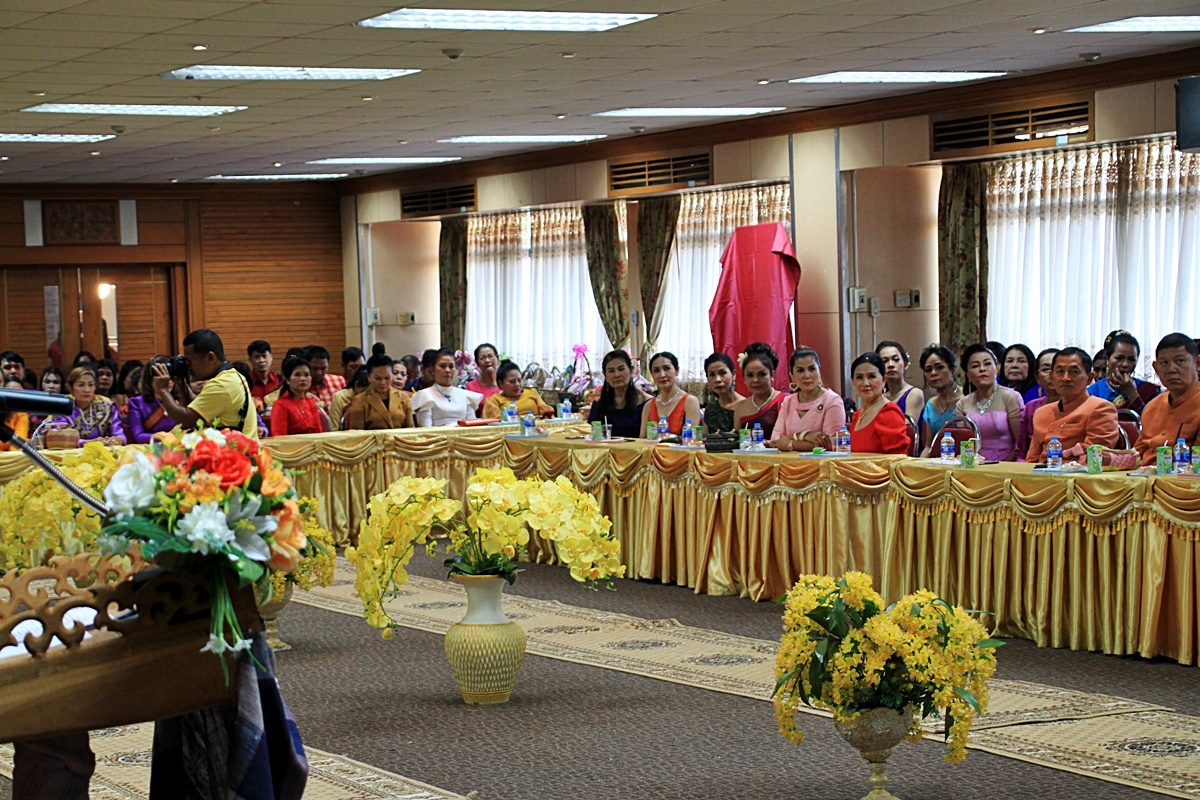 สืบสานอนุรักษ์ศิลป์ ผ้าถิ่นไทย ดำรงค์ไว้ในแผ่นดิน(สวมใส่ผ้าไทย ผ้าไหมบุรีรัมย์)