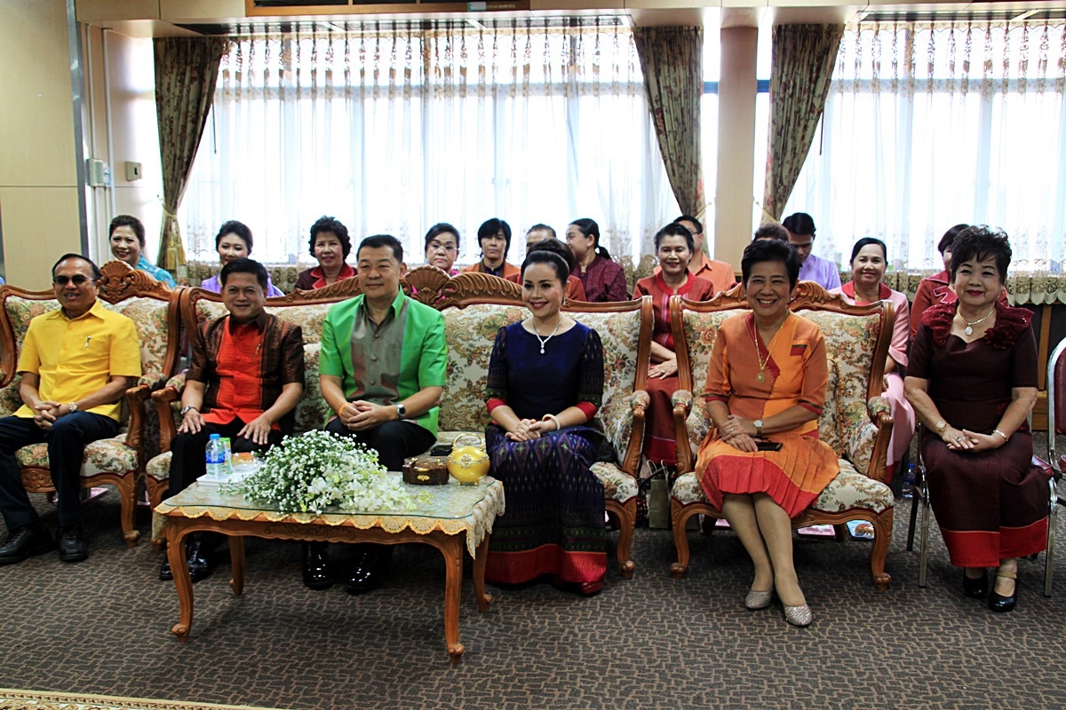 สืบสานอนุรักษ์ศิลป์ ผ้าถิ่นไทย ดำรงค์ไว้ในแผ่นดิน(สวมใส่ผ้าไทย ผ้าไหมบุรีรัมย์)
